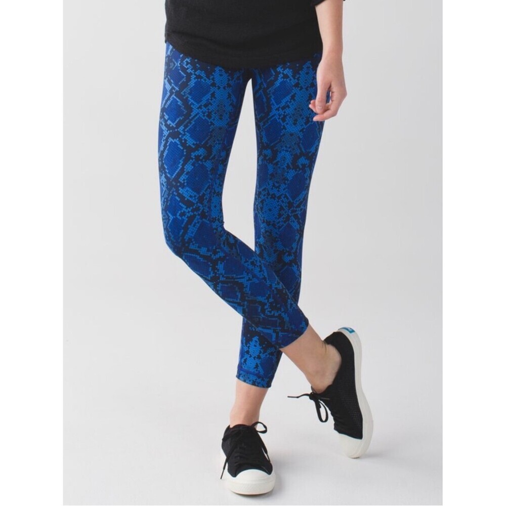 Lululemon High Times Leggings Size 6 Blue Snake Print High Rise